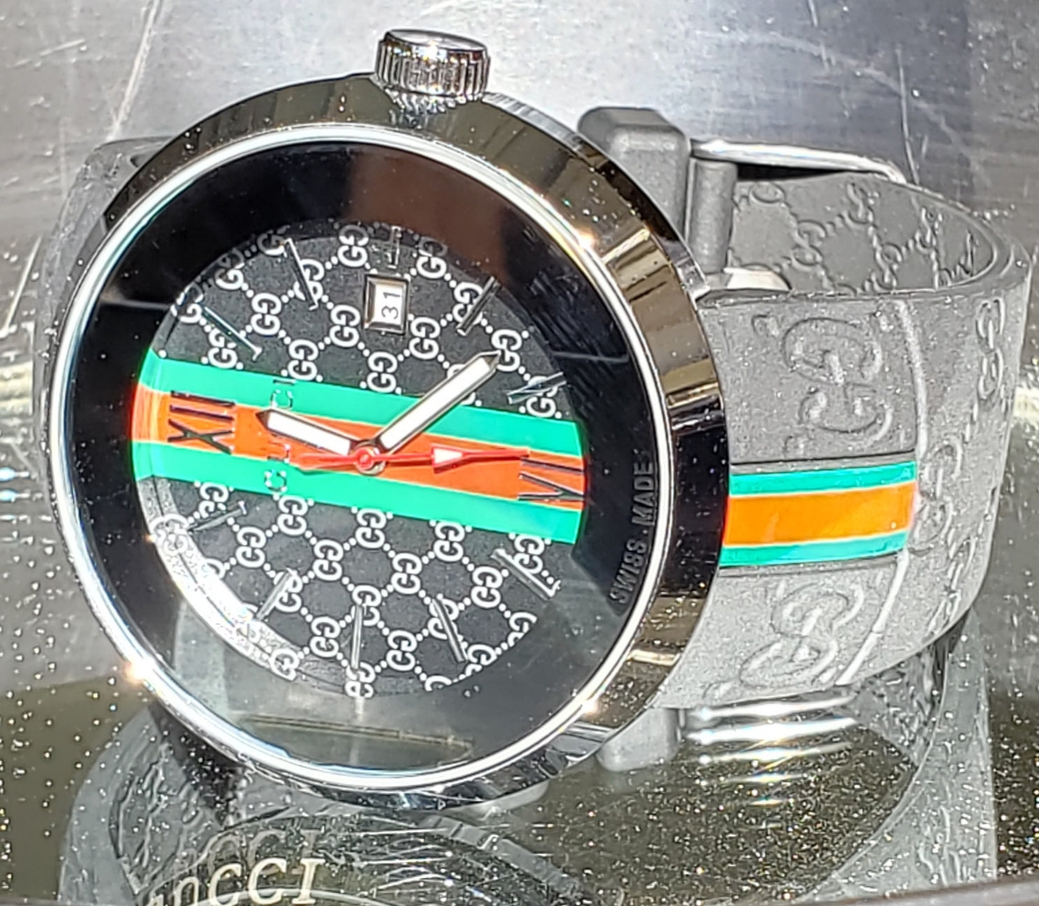 Mirrored Bezel Watch By Gucci