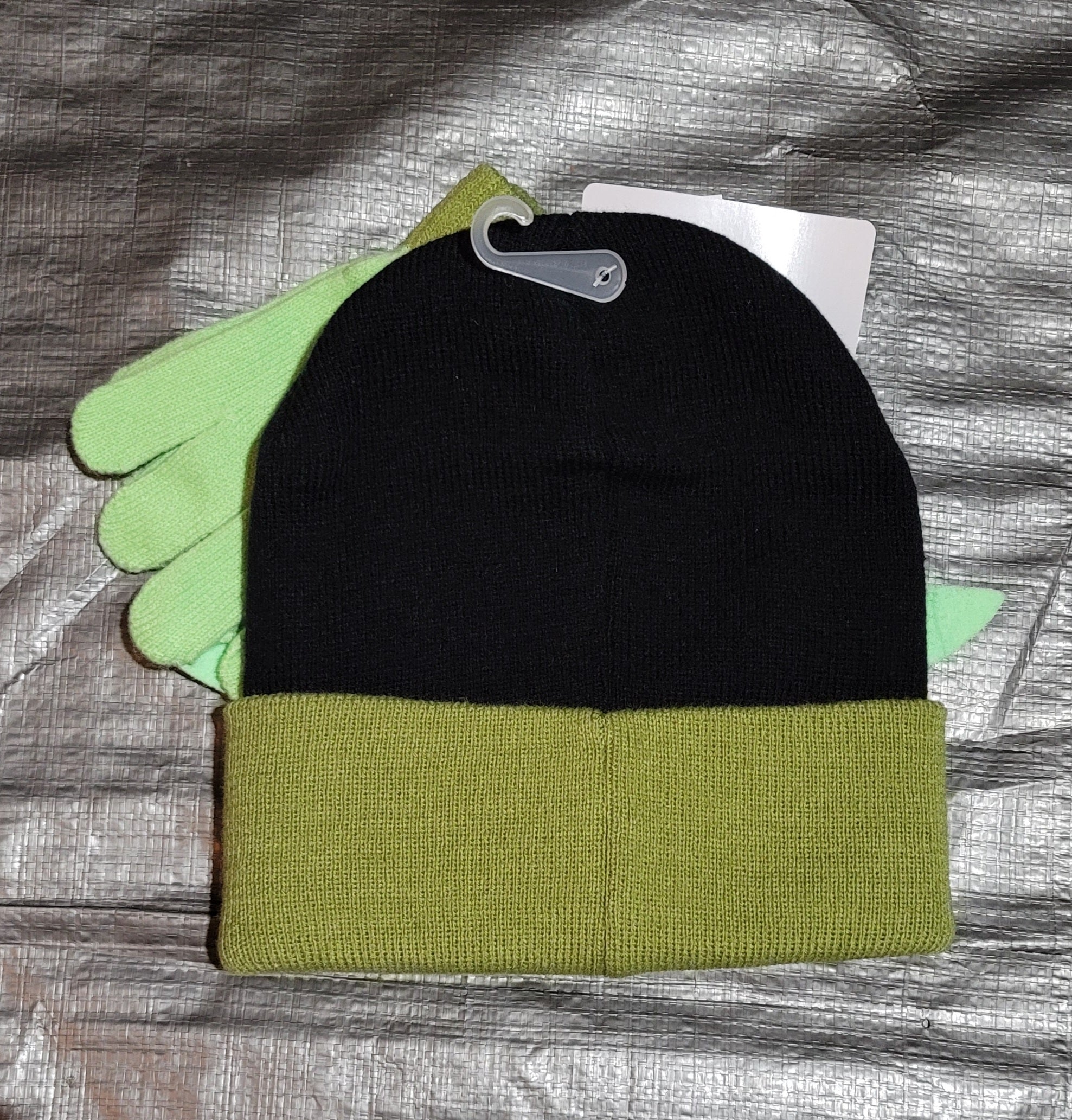 Childrens Character Beanie And Gloves Set Group 1