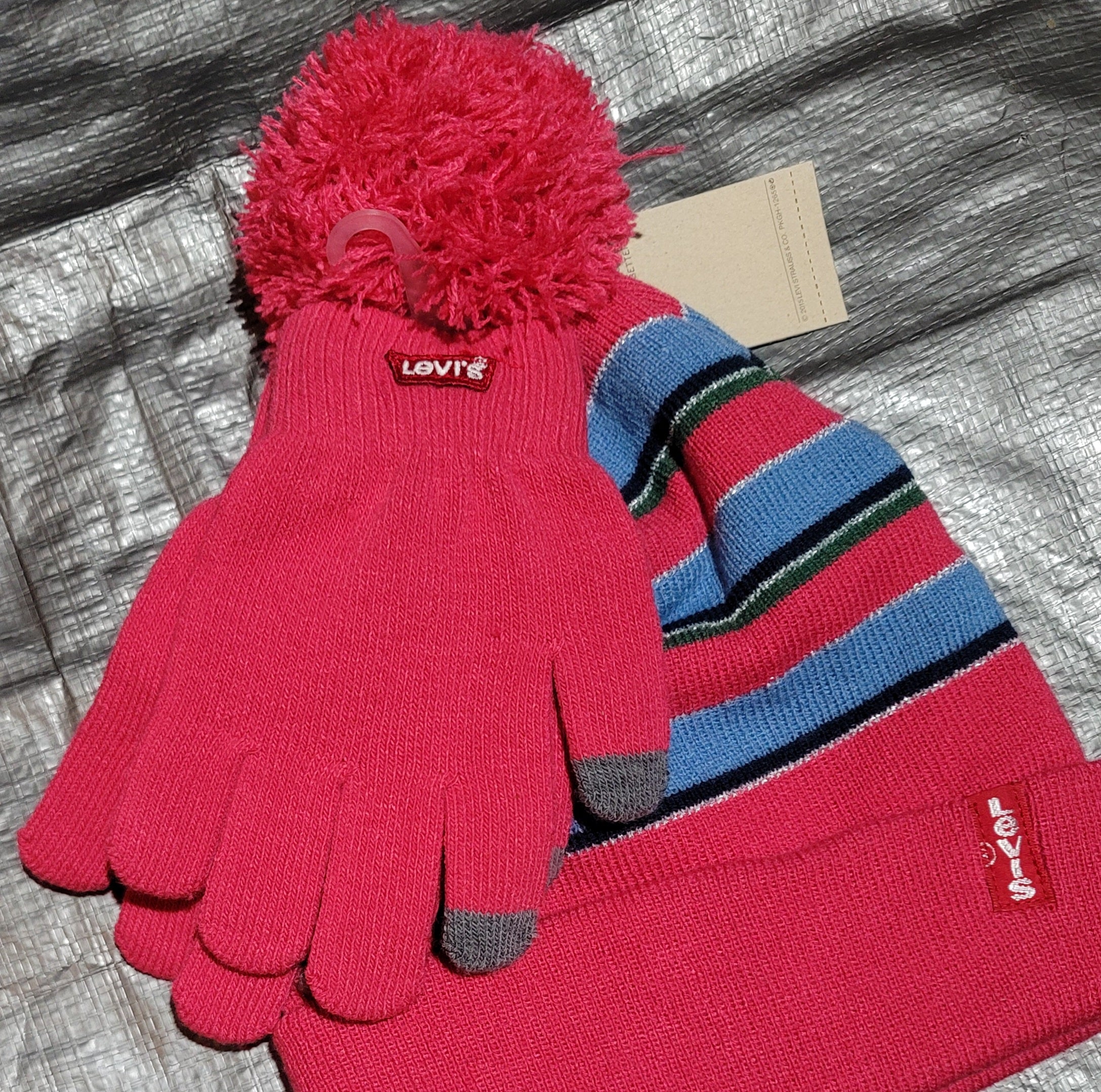 NIKE Beanies And More