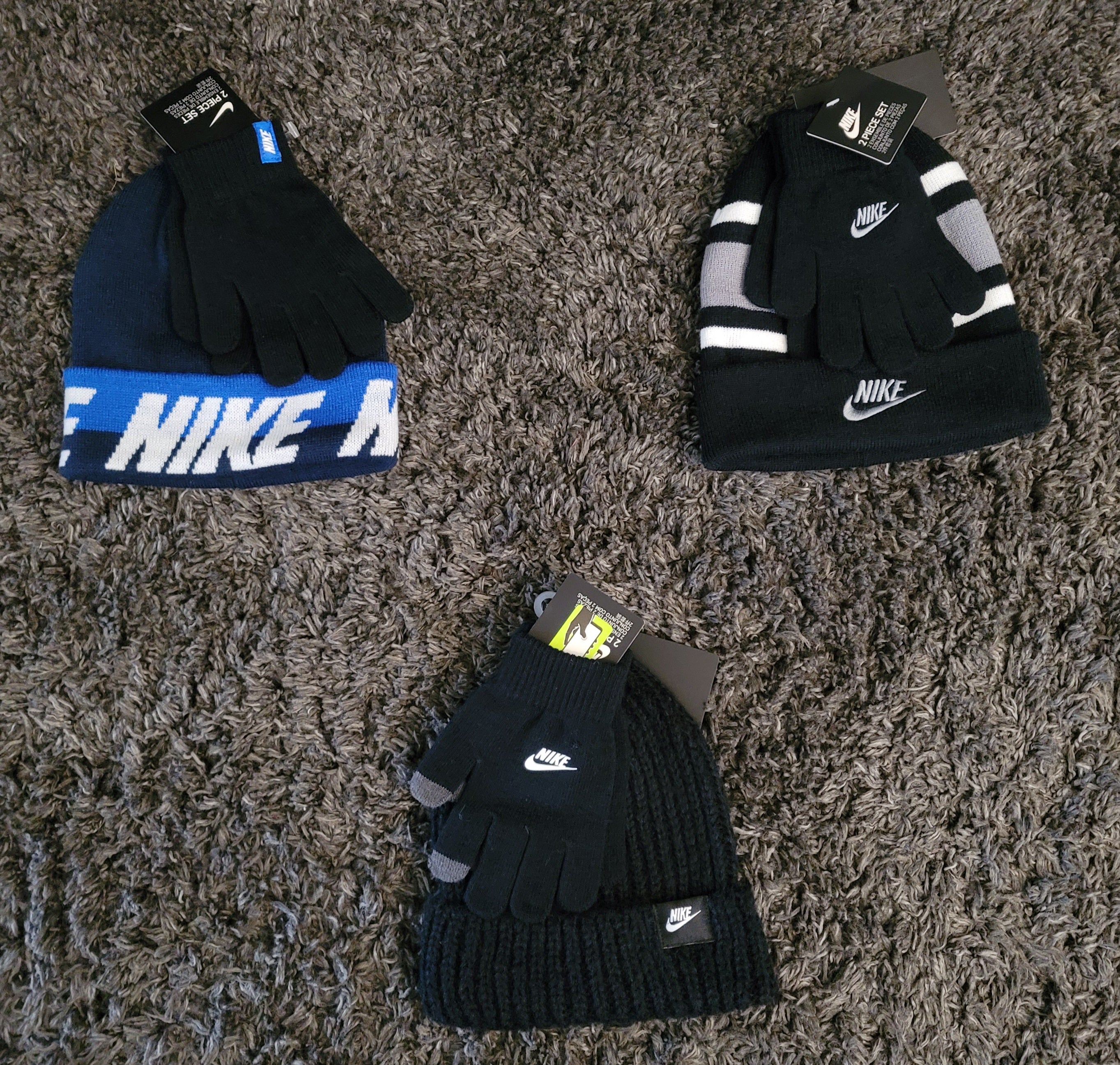 Big Kids NIKE Beanies With Gloves Sets