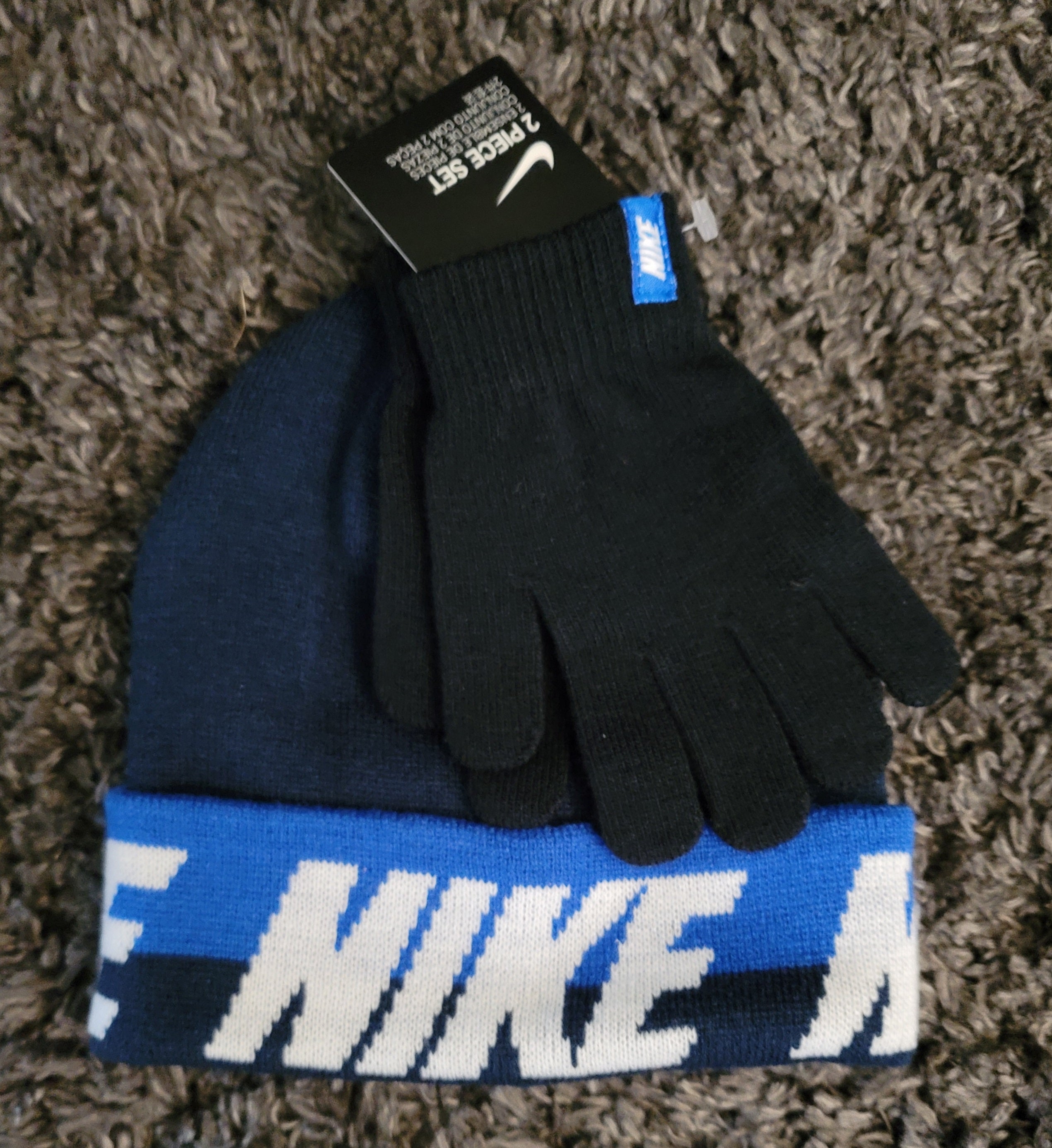 Big Kids NIKE Beanies With Gloves Sets