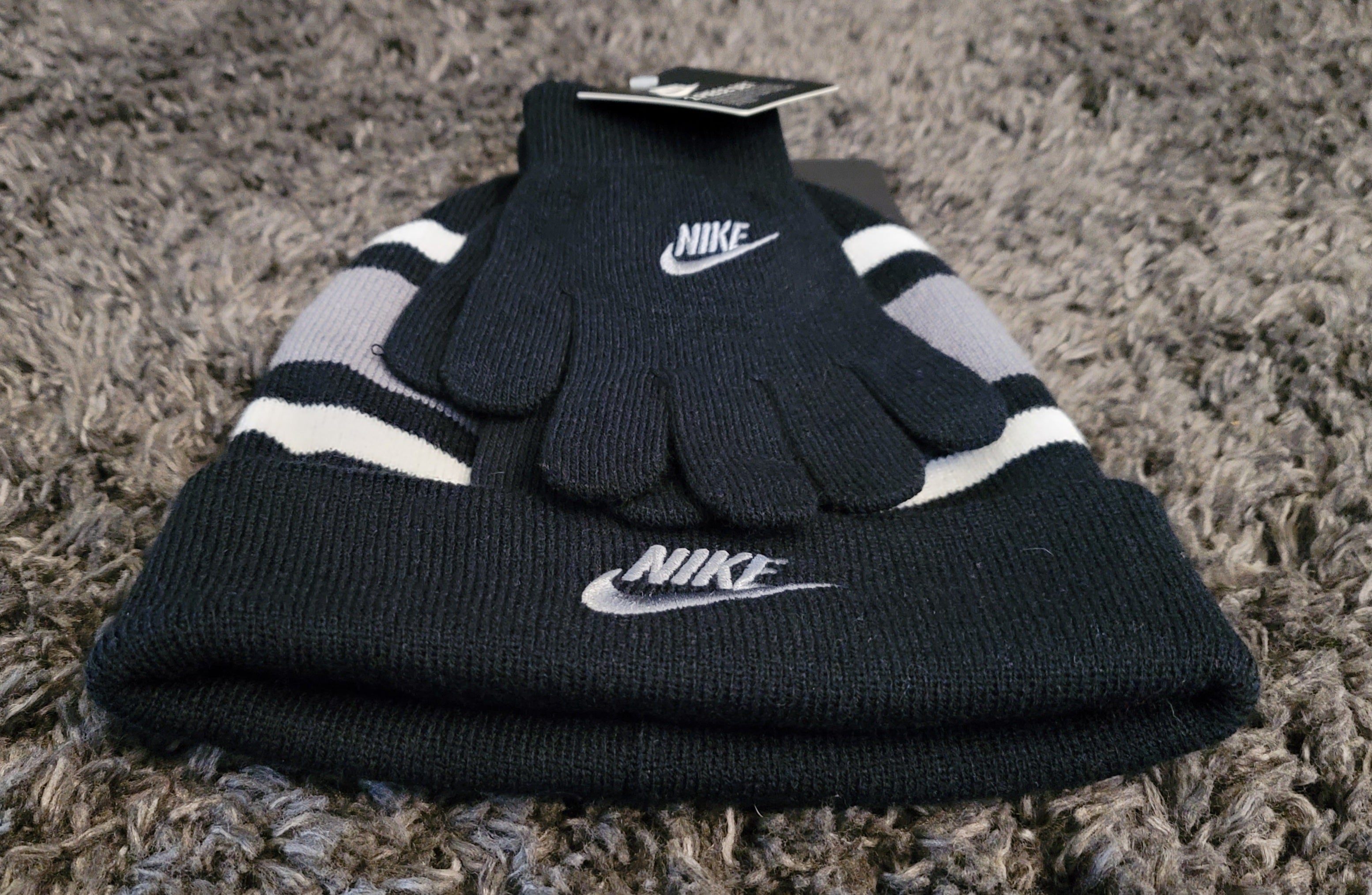 Big Kids NIKE Beanies With Gloves Sets