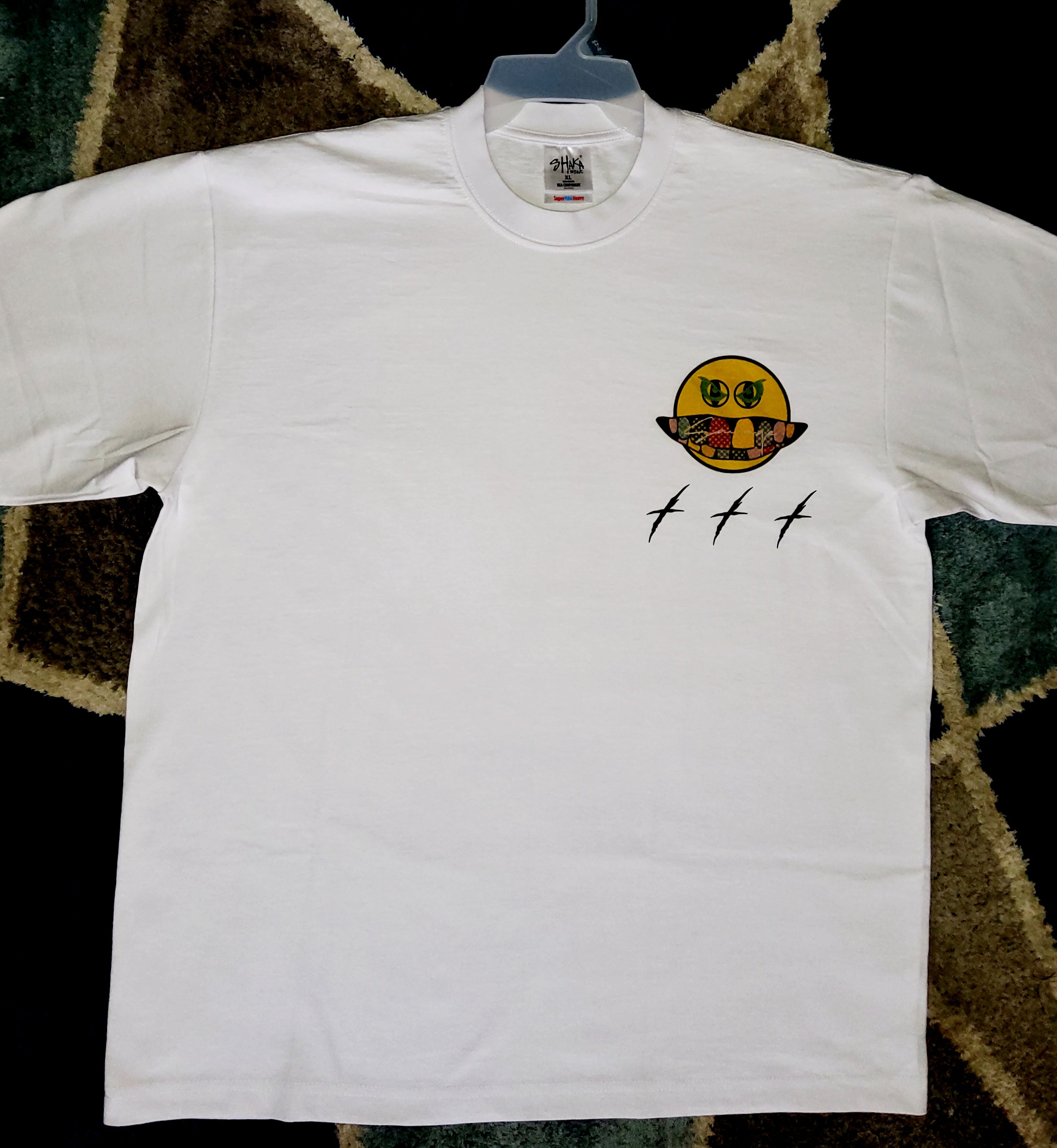 WHITE "SILLY SAVAGE MARKET" T SHIRT