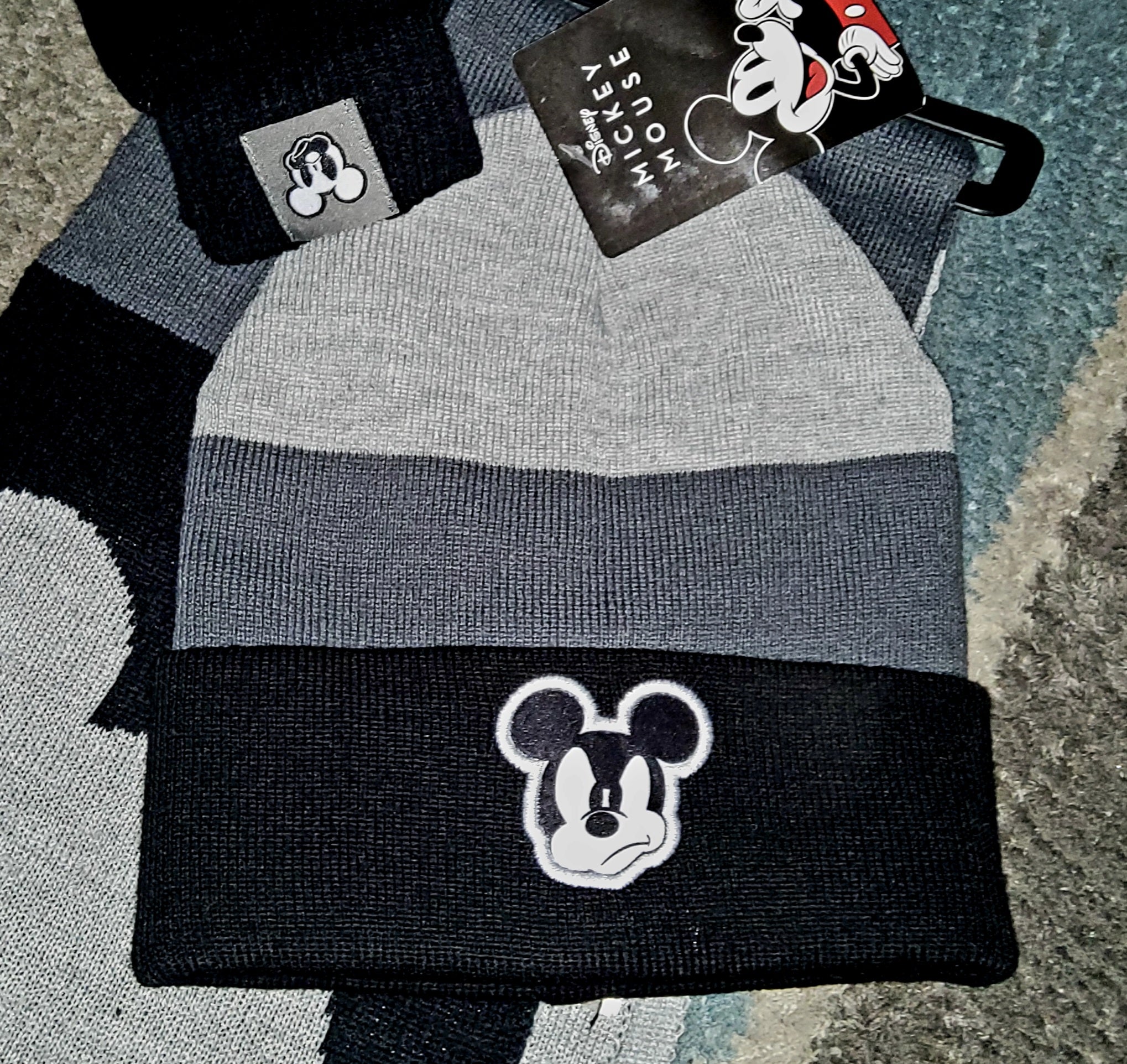 Mad MICKEY Beanie, Gloves And Scarf Set