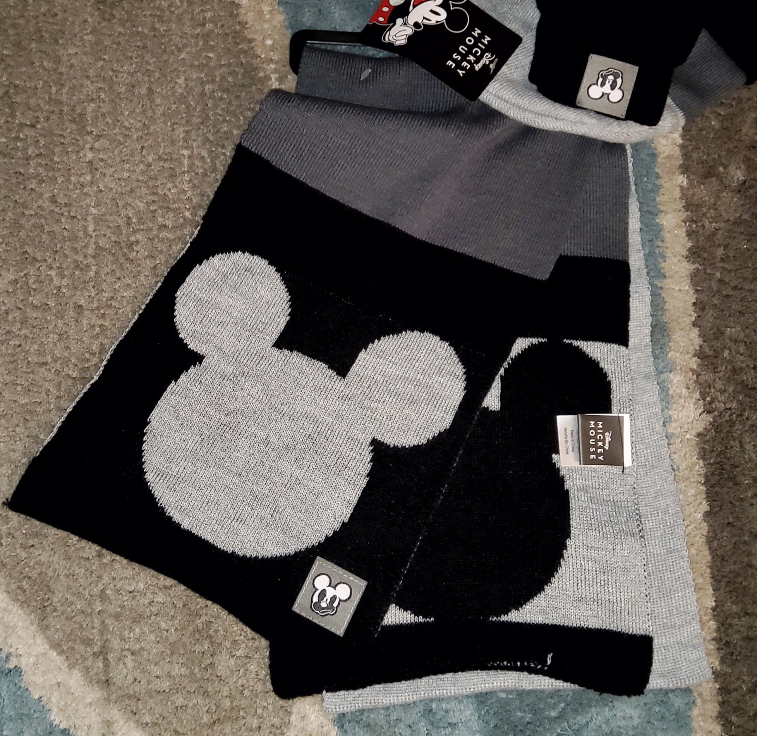 Mad MICKEY Beanie, Gloves And Scarf Set